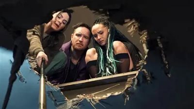 قصة فيلم Brick.. ماذا لو تحوّل منزلك إلى سجن بلا مخرج؟