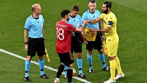 لخفض التكاليف.. مانشستر يونايتد يتخذ قرارًا غريبًا بالتخلي عن “تبادل الرايات”