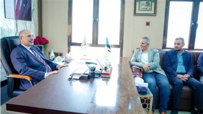 الزُبيدي يُجري جولة تفقدية لمؤسسات المجلس الانتقالي الجنوبي في عدن
