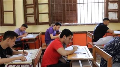 بداية مرحلة جديدة: تقديم الصف الأول الثانوي 2025