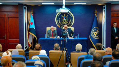 الانتقالي يناقش السيطرة على الأسواق وحل مشكلات محافظات الجنوب الخدمية