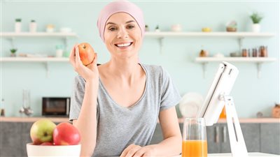 النظام الغذائي لمرضى السرطان.. أطعمة تساعدهم على التعافي