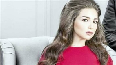 مي عز الدين.. نجمة الرومانسية التي أسرت قلوب الجمهور وجمالها الطبيعي حديث المتابعين