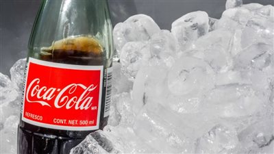 كوكاكولا تتحوّل إلى استخدام سكر القصب... فهل هو أكثر صحة من شراب الذرة؟