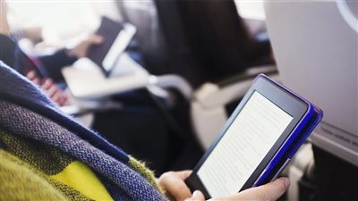 كيف تقضي وقتك في رحلة جوية طويلة دون ملل؟