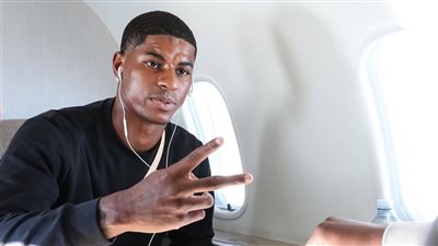 راشفورد يصل مدينة برشلونة تمهيدًا لانضمامه إلى النادي الكتالوني