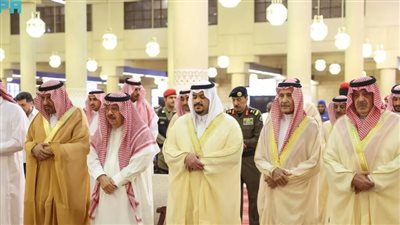 وداع مؤثر للأمير الوليد بن خالد بن طلال في جامع الإمام تركي بالرياض