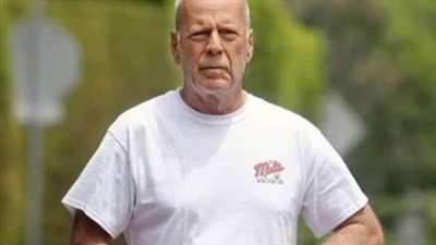 تفاصيل تدهور الحالة الصحية لبروس ويليس: لم يعد يتذكر تاريخه السينمائي