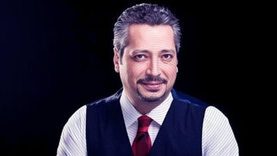 من هو تامر أمين؟ | مسيرته ونشأته وأسباب تصدره التريند