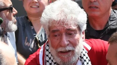 أقدم سجين سياسي في أوروبا حرّ: جورج عبد الله يغادر فرنسا بعد عقود من المطالبة بالإفراج عنه