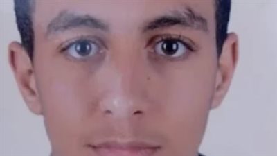 محمد حسني مبارك.. طالب متفوق من قنا يحصل على 93% ويخطف الأنظار باسمه واجتهاده