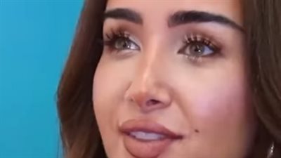 فيلم ريستارت لتامر حسني وهنا الزاهد يتصدر الإيرادات ويثير الجدل بواقعيته