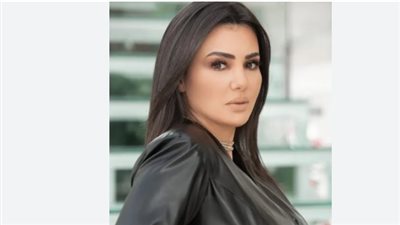 من العطلة إلى الدراما.. دينا فؤاد بين إطلالات الصيف وأعمال رمضان 2025