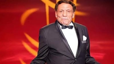 الزعيم عادل إمام يظهر من جديد في زفاف حفيده.. ورسائل حب من الجمهور والنجوم