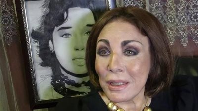 لبنى عبد العزيز: تسعون عامًا من الفن والحياة... وتكريم جديد في الجامعة الأمريكية