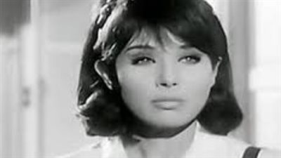 احتفالية خاصة للفنانة لبنى عبد العزيز في عيد ميلادها التسعين بمشروع 