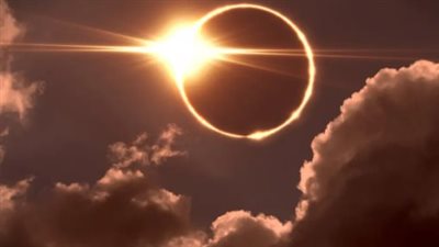 موعد كسوف الشمس 2025 الحقيقي وتفاصيل نفي ناسا لشائعة الظلام العالمي