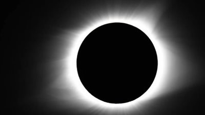 تفاصيل الحدث الفلكي المرتقب: كسوف جزئي وليس كليًا في سبتمبر 2025