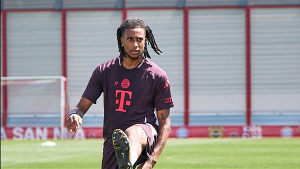 أوليزي يحصد جائزة أفضل لاعب في بايرن ميونخ لموسم 2024-2025 أوليزي يحصد جائزة أفضل لاعب في بايرن ميونخ لموسم 2024-2025