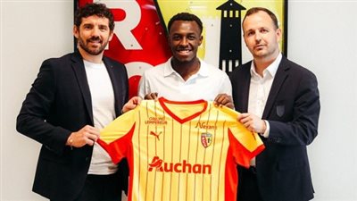 أول سعودي بالدوري الفرنسي.. لانس يعلن ضم سعود عبد الحميد