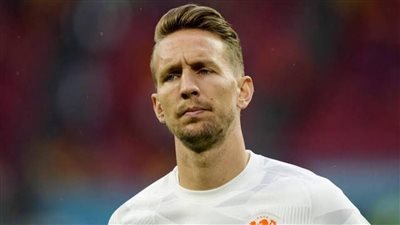 رسميًا.. بورتو البرتغالي يلعن ضم الهولندي المخضرم لوك دي يونج