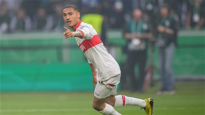 الأهلي السعودي على مشارف حسم صفقة مدوية.. مَن هو إنزو ميلوت؟