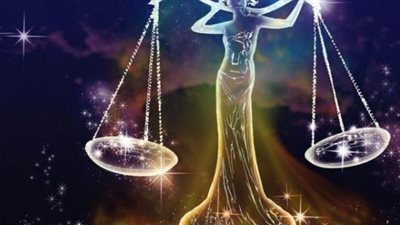 حظك اليوم مع برج الميزان.. يوم القرارات الصعبة واللقاءات المهمة