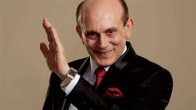 محمد صبحي.. فنان مصري شامخ جمع بين التمثيل والفكر والالتزام