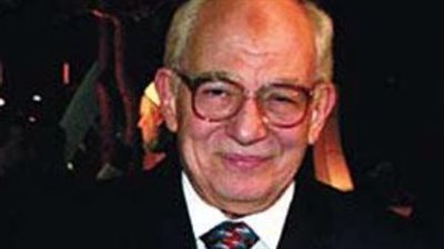 كيف أثرت دعوات والدته في نجاح الفنان رشوان توفيق؟