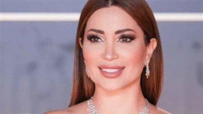 نسرين طافش تشعل إنستجرام بإطلالة جريئة وتعليق ناري