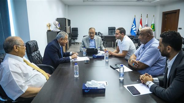 تمهيدًا للمشاركة الإفريقية.. اتفاق بين اتحاد الكرة المصري والزمالك لتسوية المديونيات وفتح باب القيد