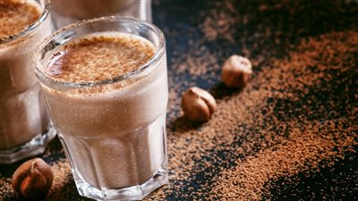 فوائد مشروب حب العزيز بالحليب.. مذاق لذيذ وصحة أفضل