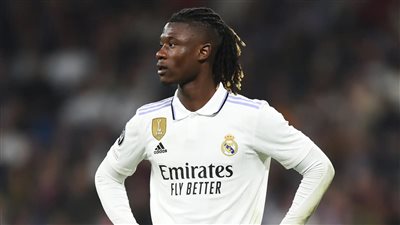 ريال مدريد يعلن إصابة لاعبه كامافينجا.. وكشف مدة غيابه