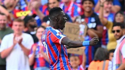 كريستال بالاس يحقق المفاجأة ويتوج بكأس الدرع الخيرية على حساب ليفربول