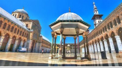 الجامع الأموي: تحفة معمارية وتاريخية في قلب دمشق