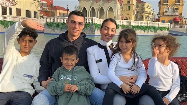 بعد اقتراب زواجهما.. كم عدد أبناء رونالدو وجورجينا؟ بعد اقتراب زواجهما.. كم عدد أبناء رونالدو وجورجينا؟