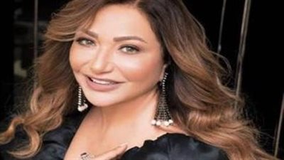 ليلى علوي تطمئن جمهورها بعد الحادث وتجدد نشاطها الفني