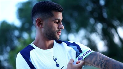 القائد باقٍ.. توتنهام يعلن رسميا تجديد عقد كريستيان روميرو