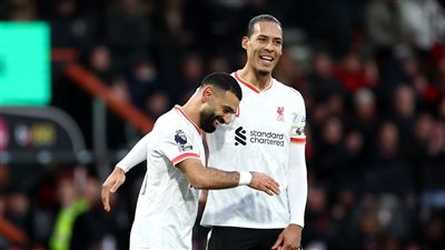 فان دايك: نحن في ليفربول مثل الأخوة.. وأنا ومحمد صلاح نتحمل المسؤولية