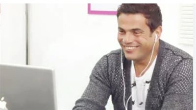 كيف أثّر عمرو دياب ومصطفى قمر في جيل التسعينيات وما بعده؟