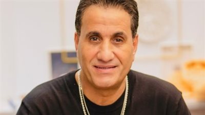 من هو أحمد شيبة؟ رحلة مطرب شعبي من الإسكندرية إلى قلوب الملايين