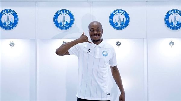 رسميا.. بيرسي تاو ينتقل إلى نادي نام دينه الفيتنامي| صور