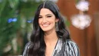  حضور تارا عماد الفني: من التمثيل إلى الغناء على مسرح U-ARENA