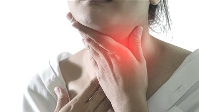 أعراض سرطان الحلق.. تعرف على الأسباب وسبل العلاج