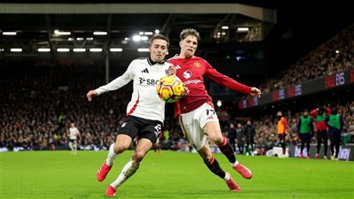 مانشستر يونايتد يسقط مجددا ويتعادل مع فولهام في الدوري الإنجليزي