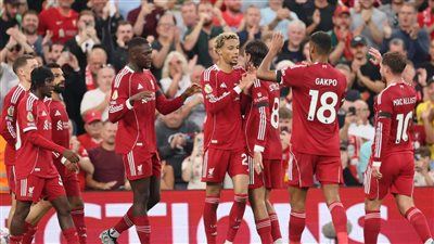 صلاح يقود تشكيل ليفربول أمام نيوكاسل يونايتد بالدوري الإنجليزي.. وجونز ظهير أيمن