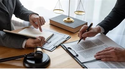 حقوق العمال والأجور وساعات العمل في قانون العمل الجديد 2025