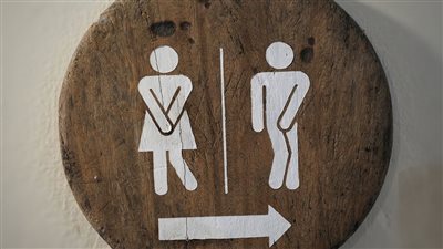 أسباب التبرز المفرط.. 13 سببا محتملا