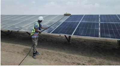 توسعة محطة الطاقة الشمسية في عدن: دعم إماراتي يعزز الاستقرار والتنمية المستدامة