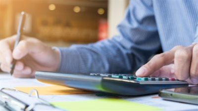 كيف تسهم مصلحة الضرائب في تشجيع الاستثمار وتحقيق العدالة الاجتماعية؟